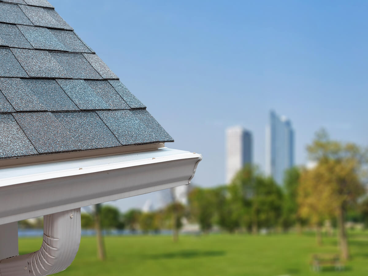 Efficient service & no-interest financing for gutter replacement in Milwaukee